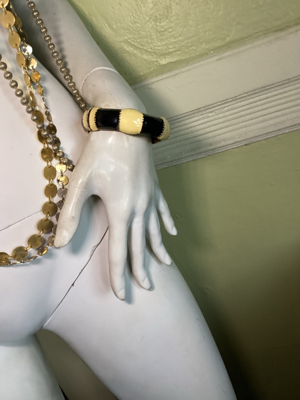 Vintage black/cream enamel
